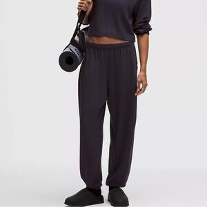 NWT Lululemon BeCalm Oversized Mid-Rise Pant in Nightmoth